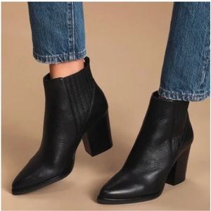 MARC FISHER BLACK LEATHER HEELED BOOTIE